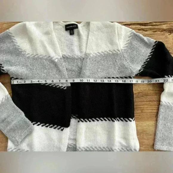 NWT Stitch Fix Fortune + Ivy Adeline Cardigan Open Front~gray, black,& white~XS - Picture 7 of 8